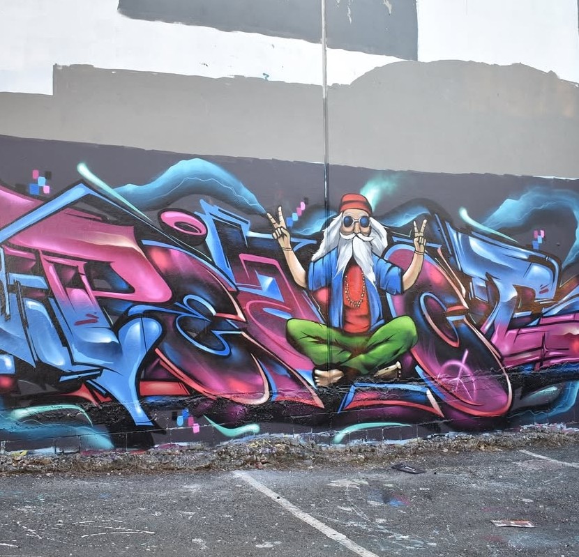 Unaltered supplied graffiti photograph for BAEKS / COLOUR STUDY